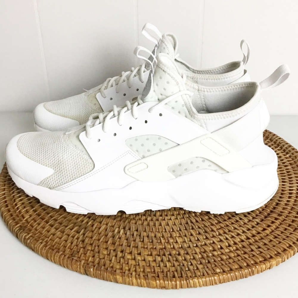 Nike Air Huarache Triple White Gum Bottom DR9883-100 Men's Shoes Size 11 Men’s - Picture 10 of 11